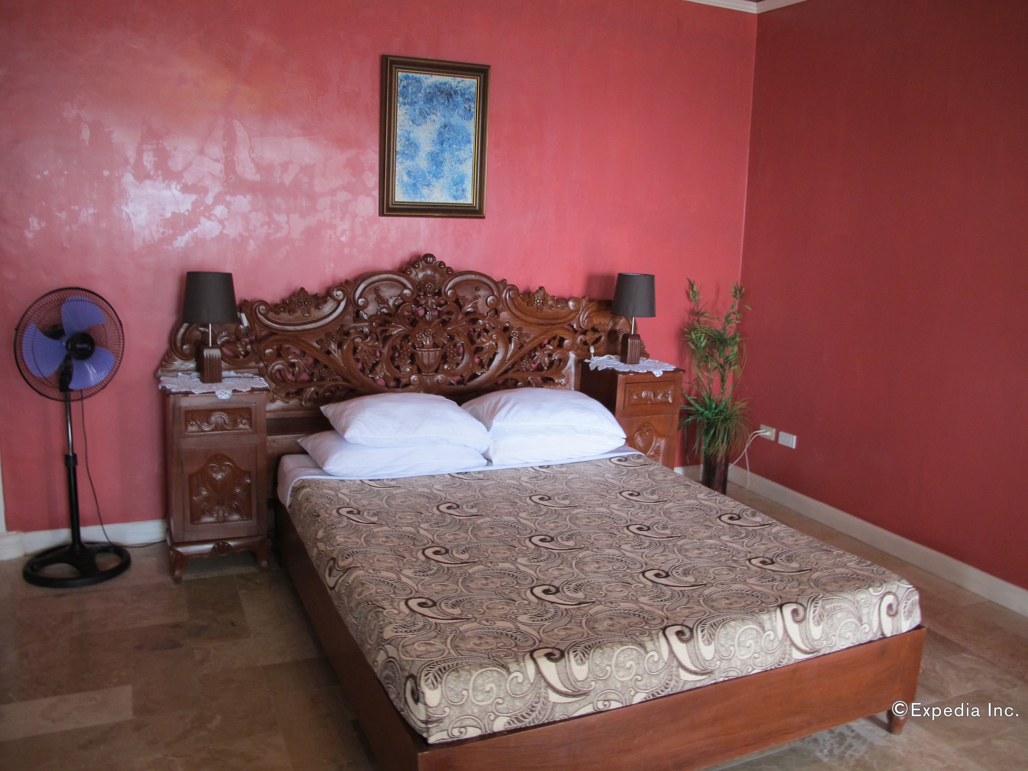 SUITE, KING BED