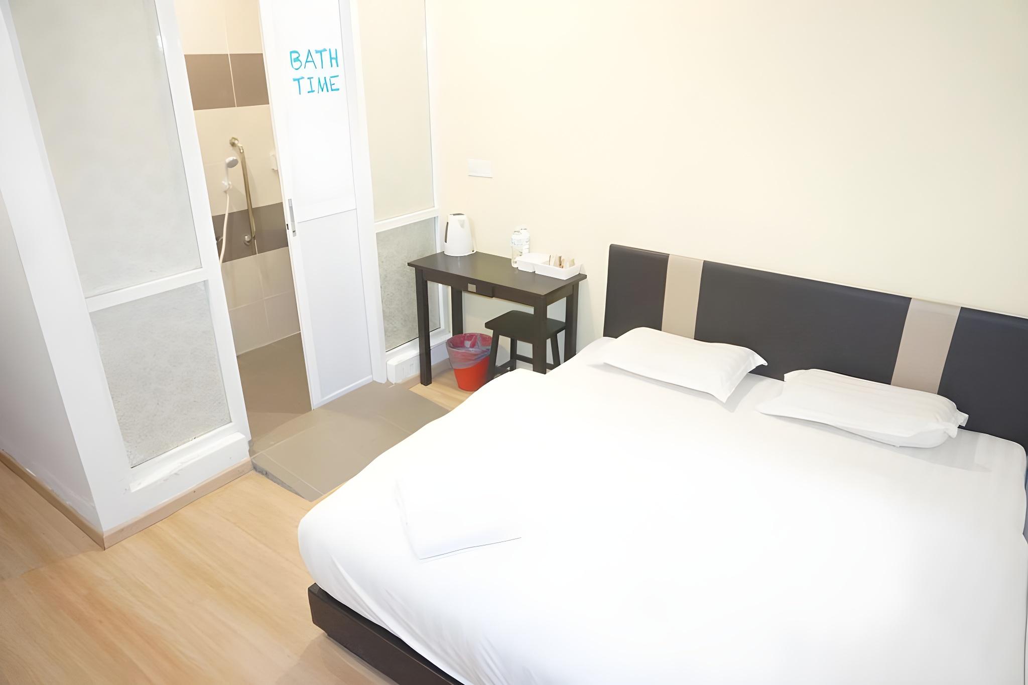 Economy, 2 Double Beds, No Window
