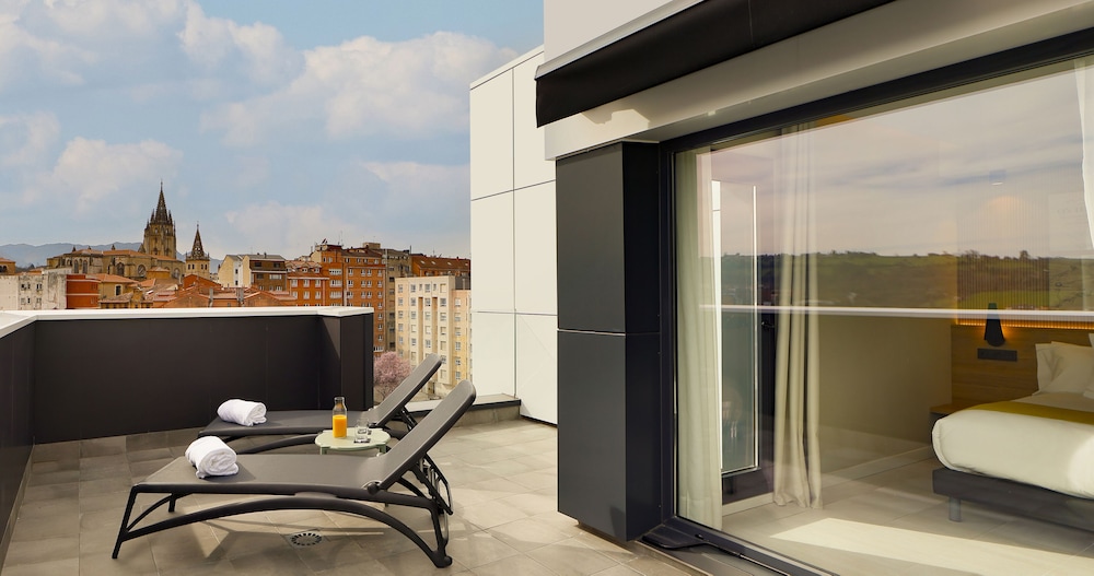 Nuvo Hotel Boutique 50/50