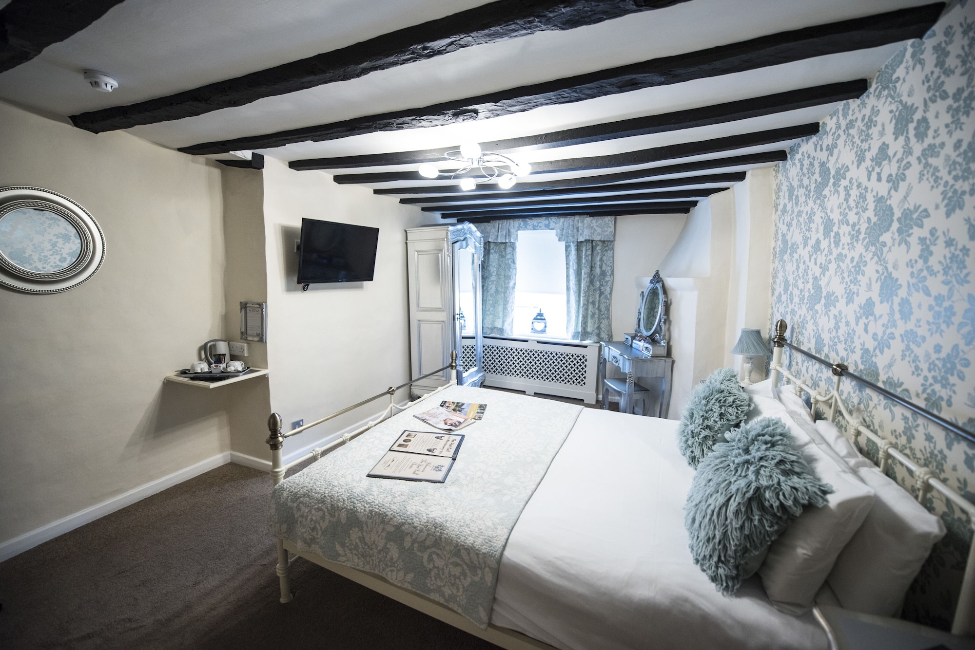 SUPERIOR, DOUBLE BED