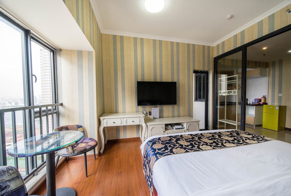 Xingyu Legend Service Apartment 37/49