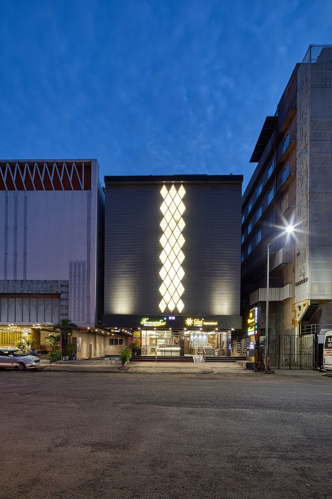 Hotel Sifat International 40/50