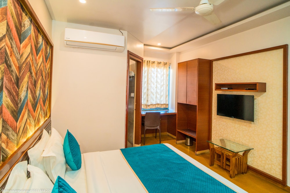 Uddhav Vilas Hotel 27/46