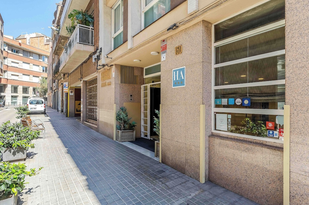 Aparthotel Bertran 97/109