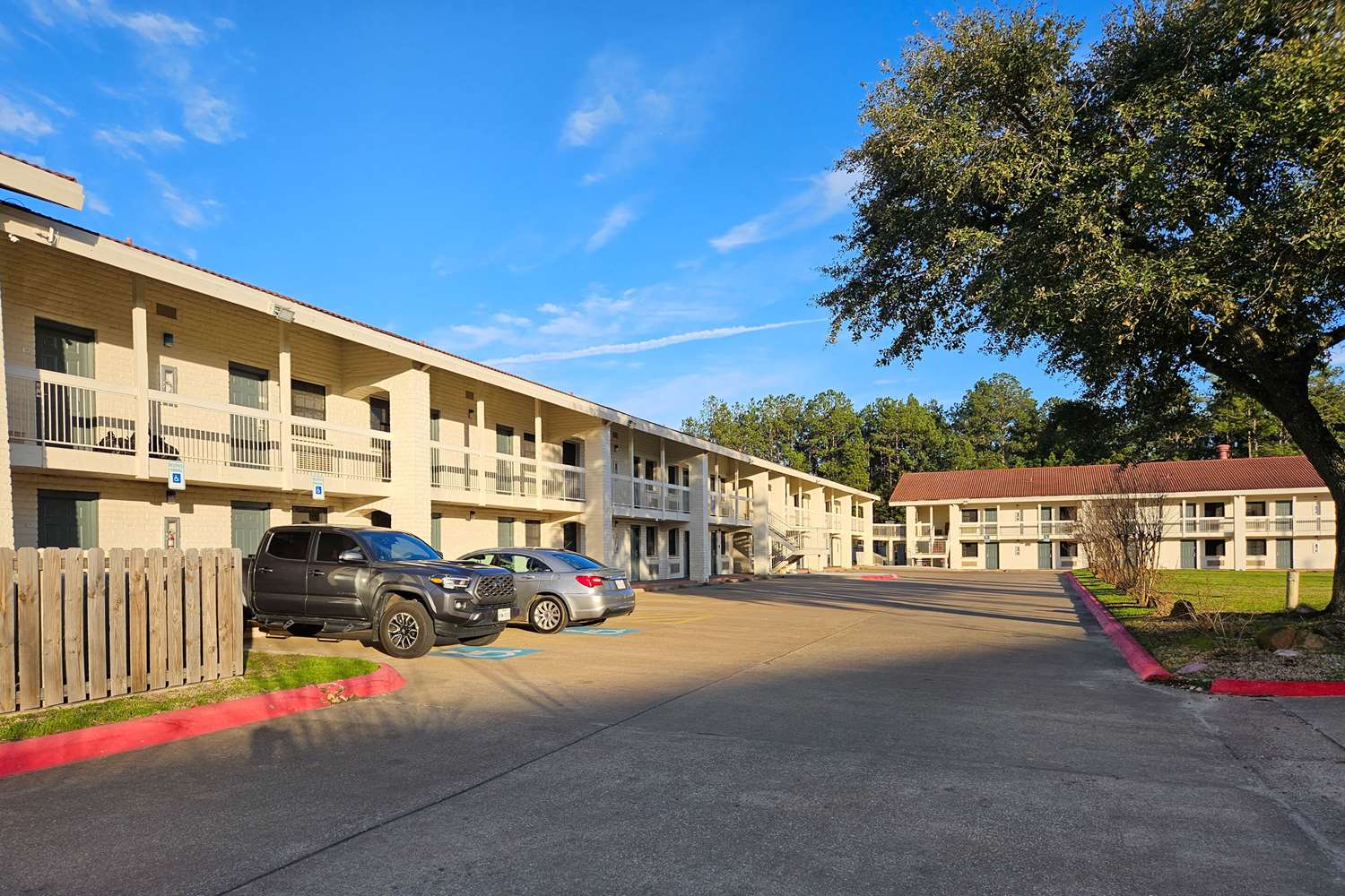 Baymont by Wyndham Nacogdoches Near University 14/16