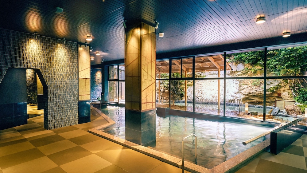 Ooedo Onsen Monogatari Premium Shirahama Gyoen 24/50