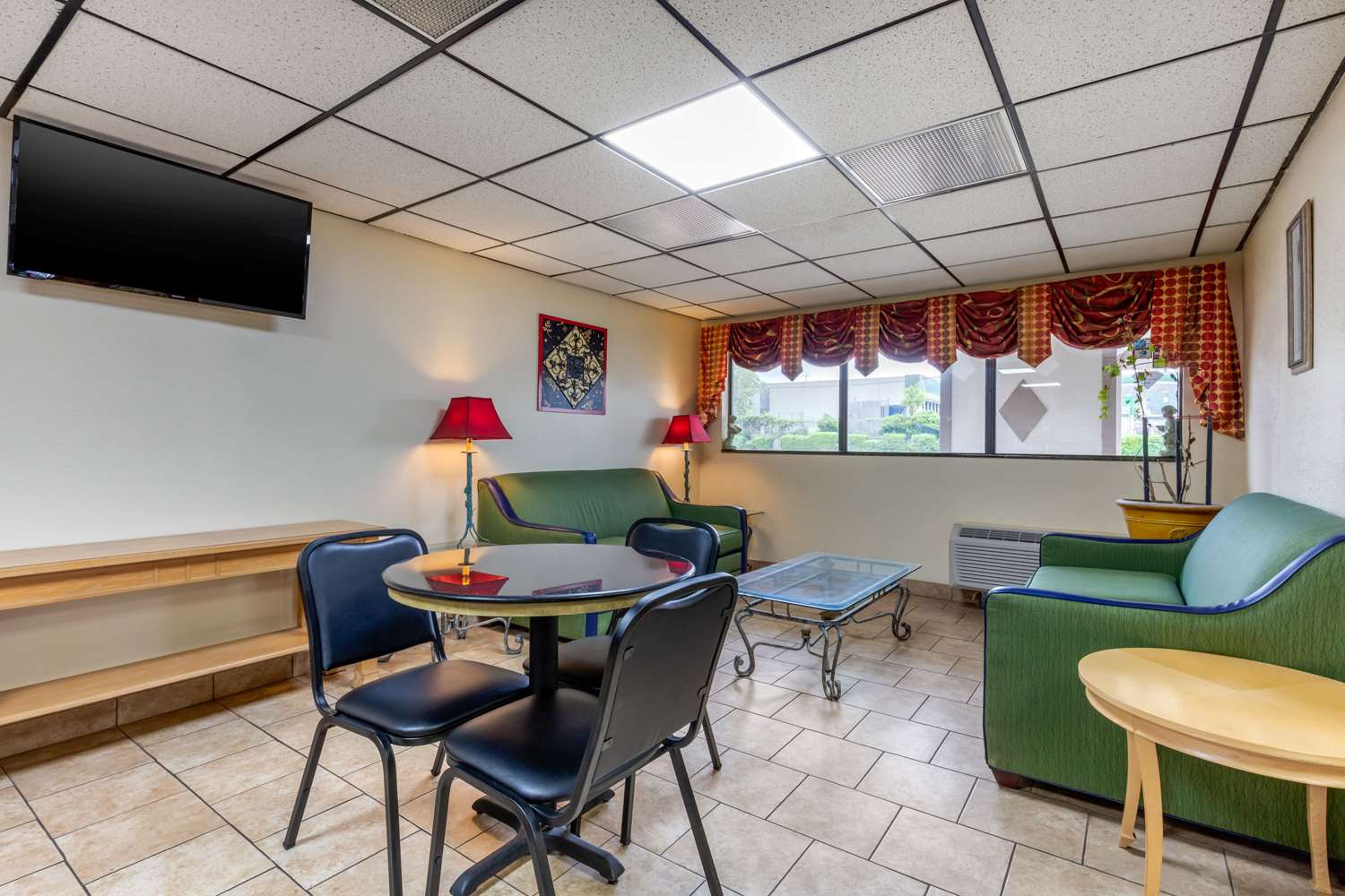 Econo Lodge Chattanooga Northeast - Ooltewah 11/20