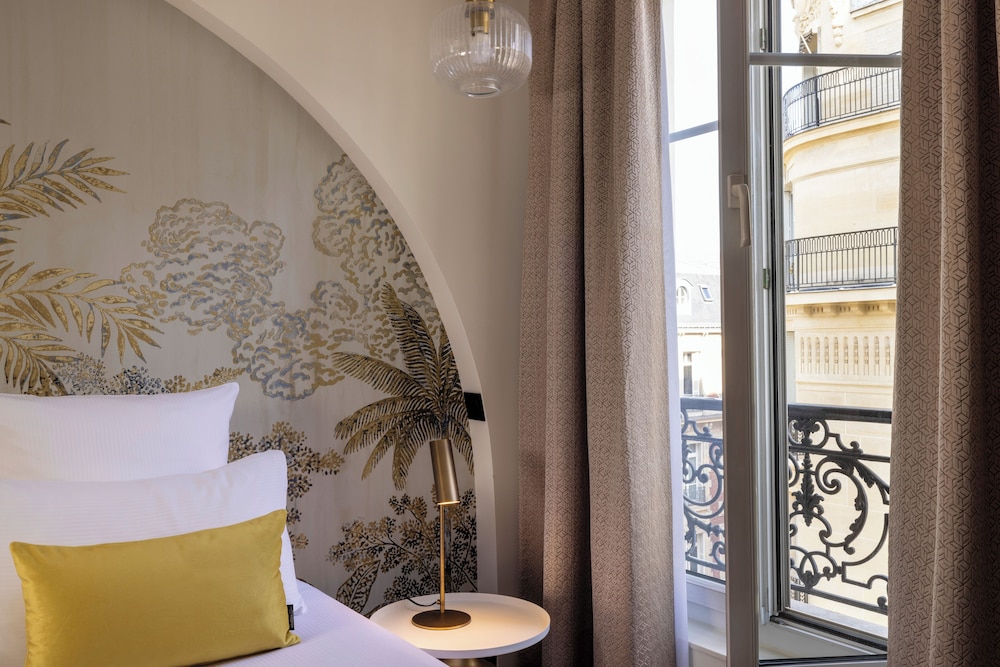Elysees Bassano Hotel Formely Bw Hotel Elysees Bassa 6/81