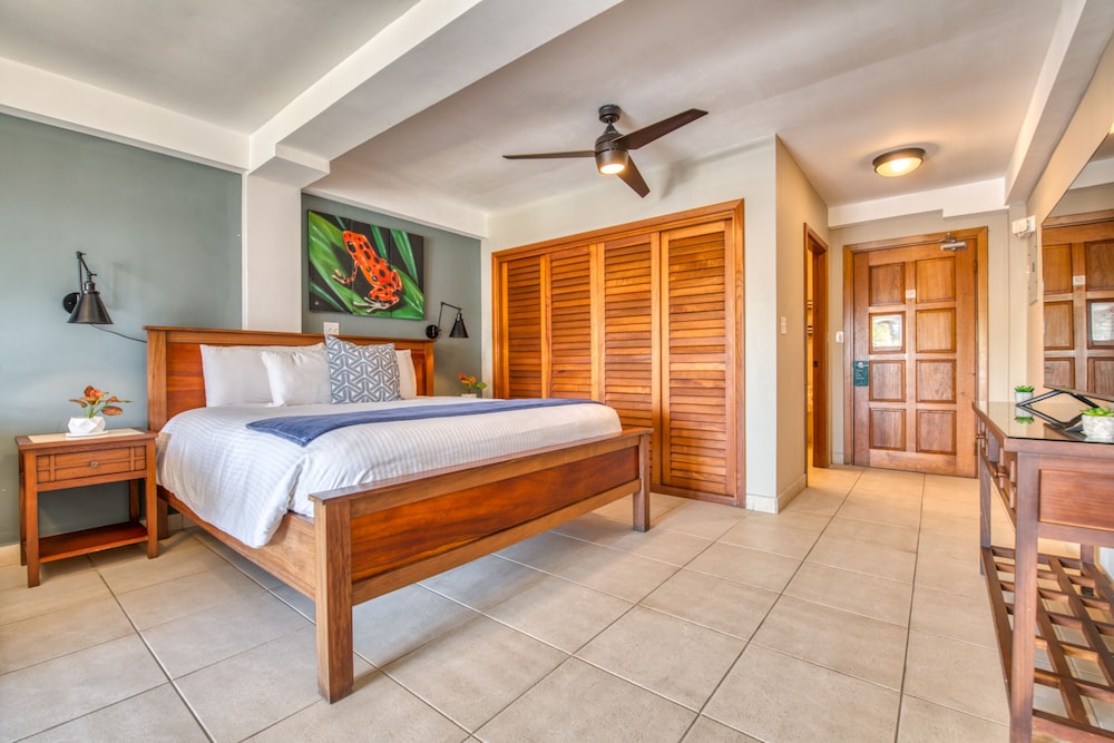 Tropical Suites Hotel 13/67