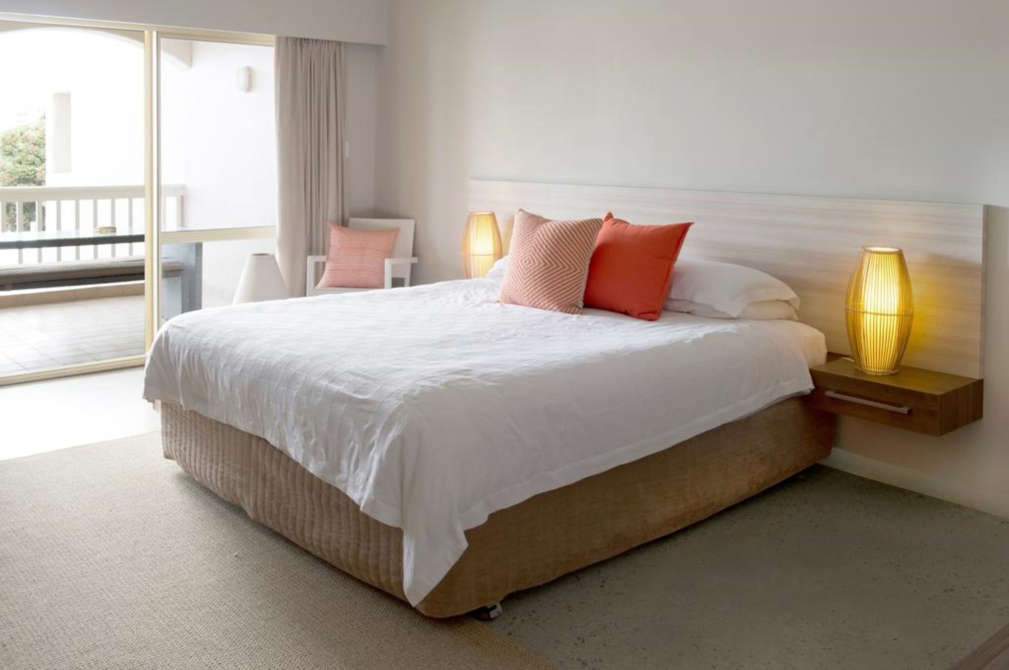 1 BEDROOM, SUITE