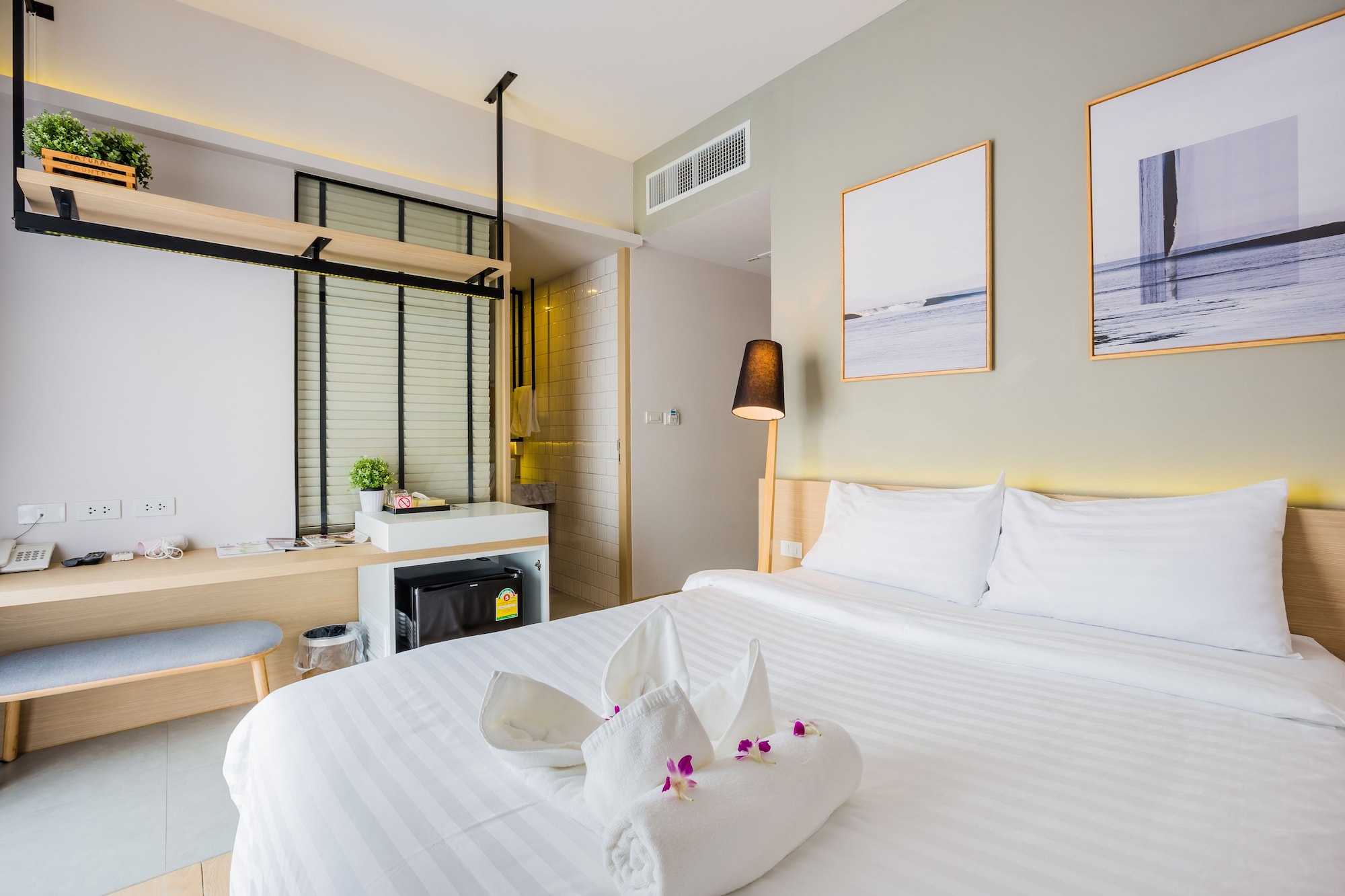 SUPERIOR, DOUBLE BED