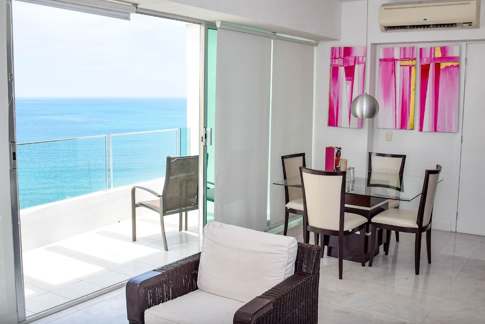 Park Royal Beach Mazatlan 50/59