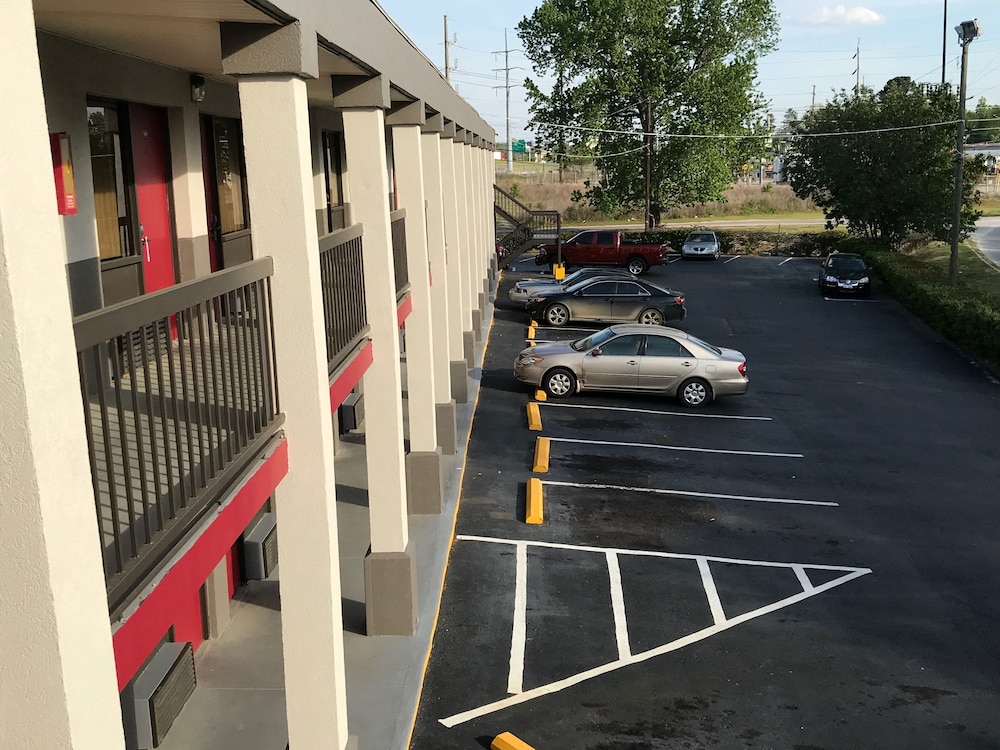 Americas Best Value Inn Ft Jackson 27/32