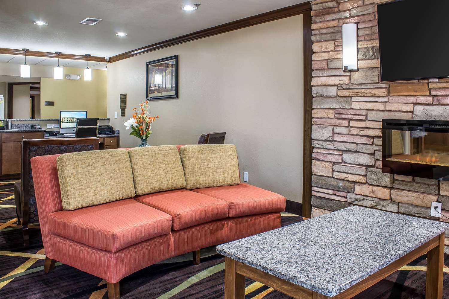 Comfort Inn & Suites Cedar Rapids North - Collins Road, IA 25/37