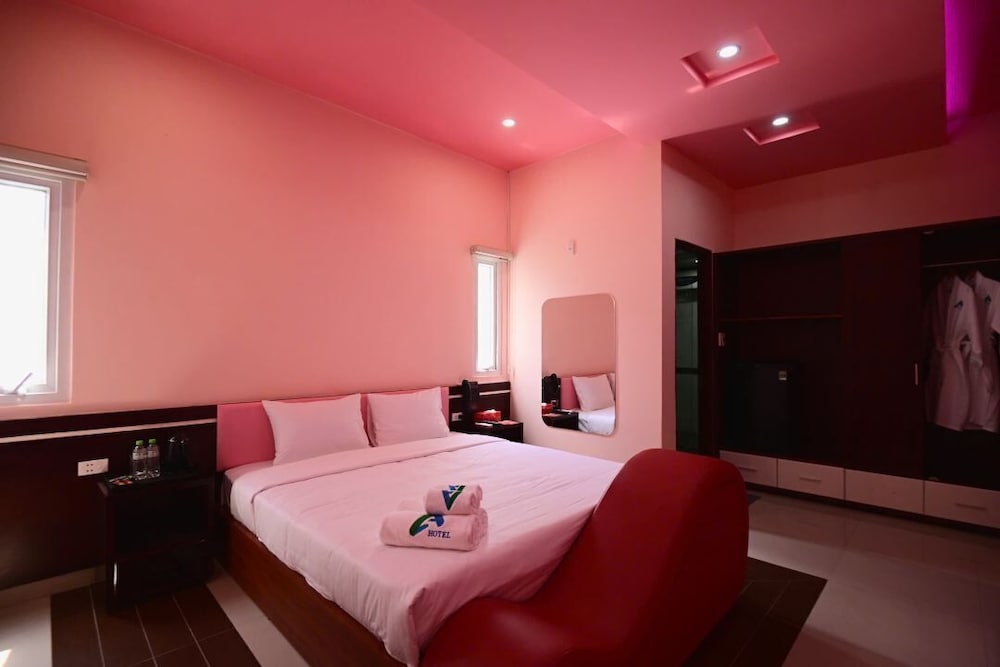 A Hotel 14/38
