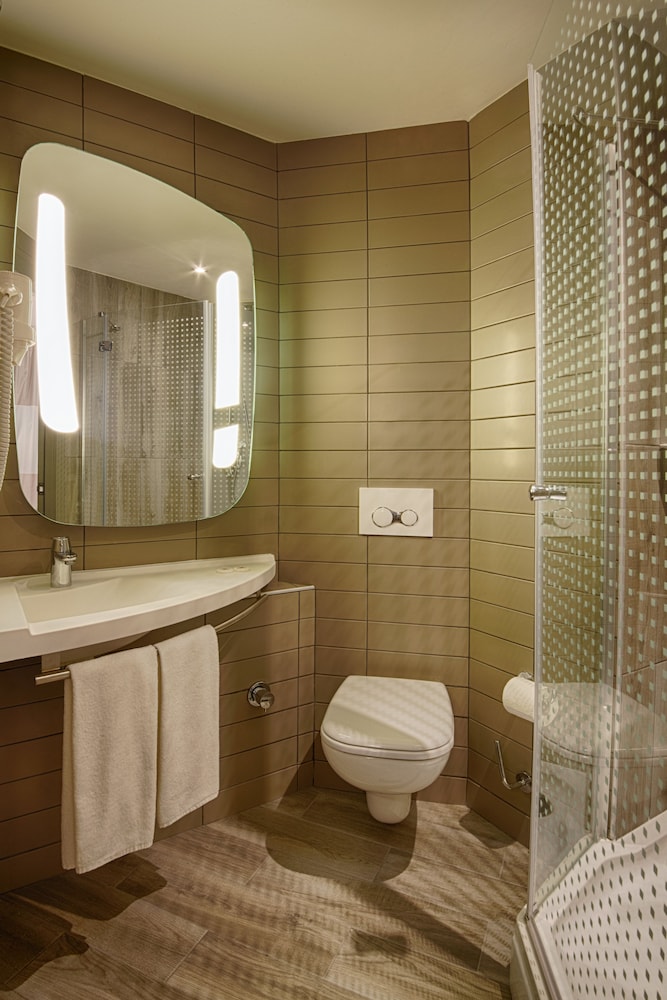 IBIS ISTANBUL TUZLA HOTEL 48/48