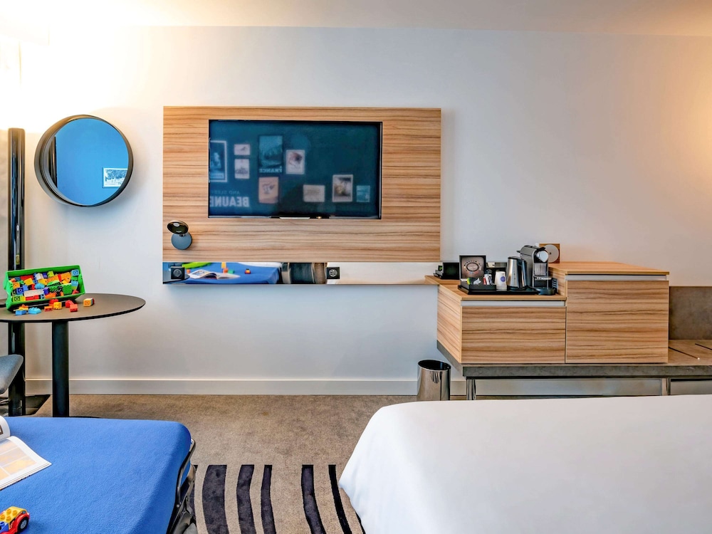 NOVOTEL BEAUNE 8/73