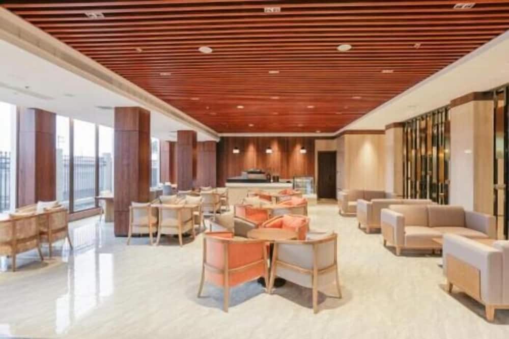 Hotel Casiana & Events Center 38/48