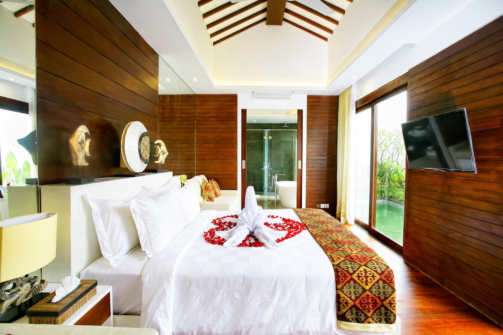 Anari Villas Kuta 30/65