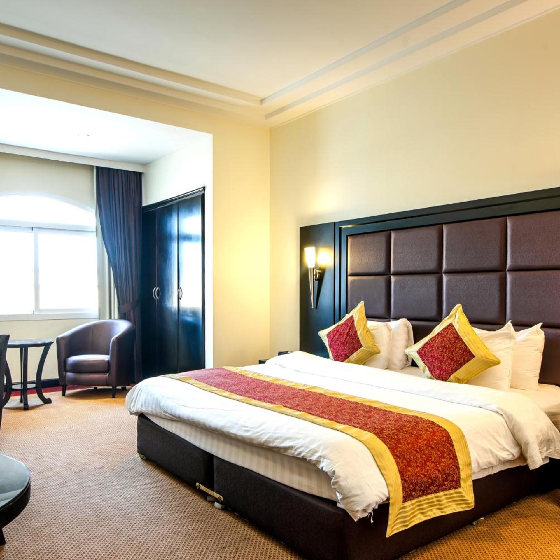 Royal Beach Hotel & Resort 14/50