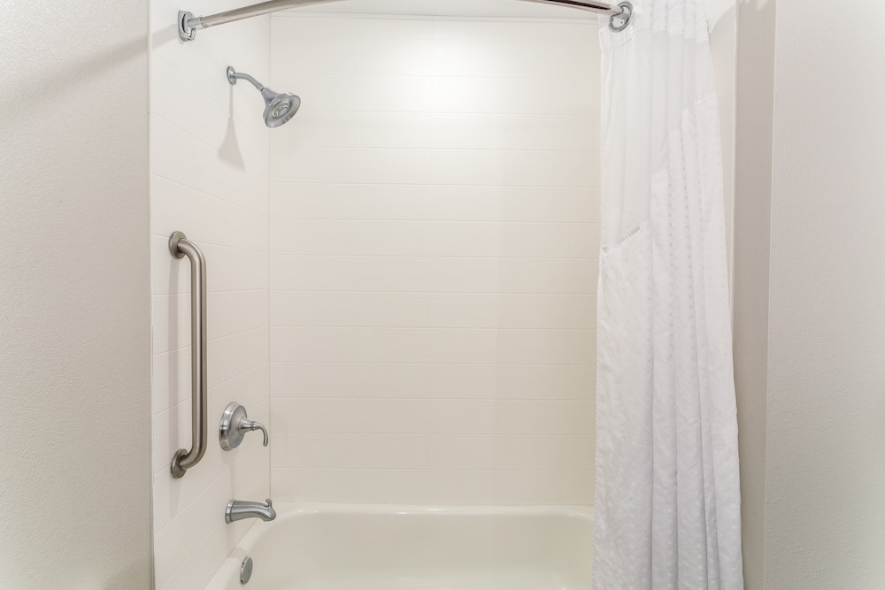 Holiday Inn Express Haskell-Wayne Area 73/75