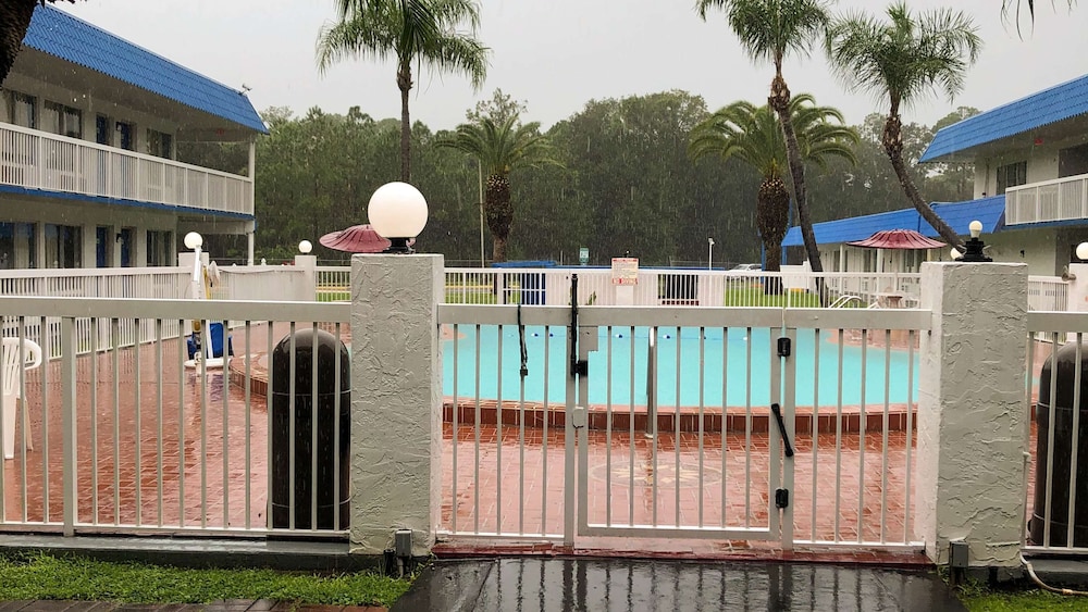 Motel6 Daytona Beach, FL - Speedway 13/57