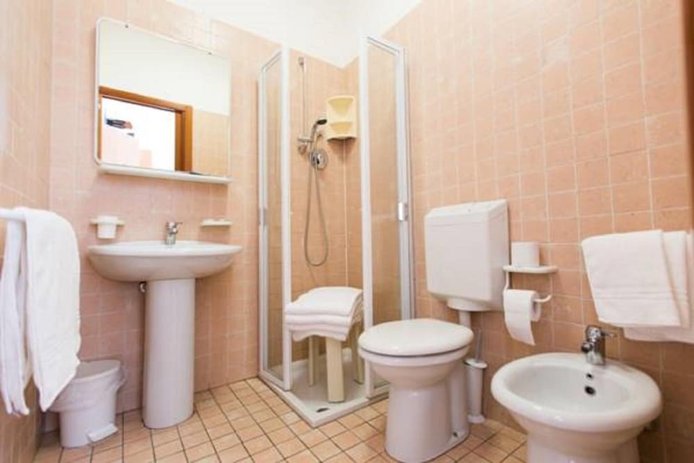 Albergo Bar Cenni 46/48