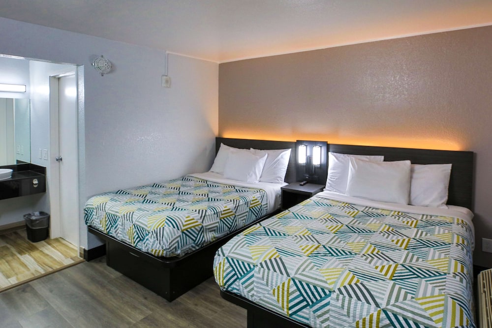Motel6 Sacramento, CA - North 25/59