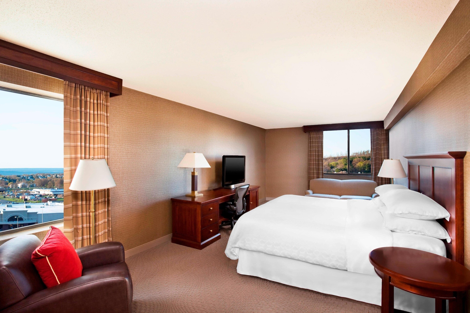 Room at Sheraton Harrisburg Hershey Hotel, HARRISBURG - PA