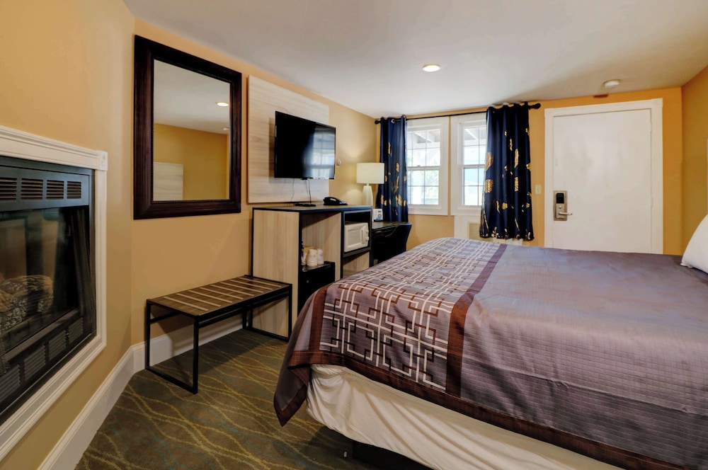 Yankee Clipper Inn, SureStay Collection by Best Western 16/50