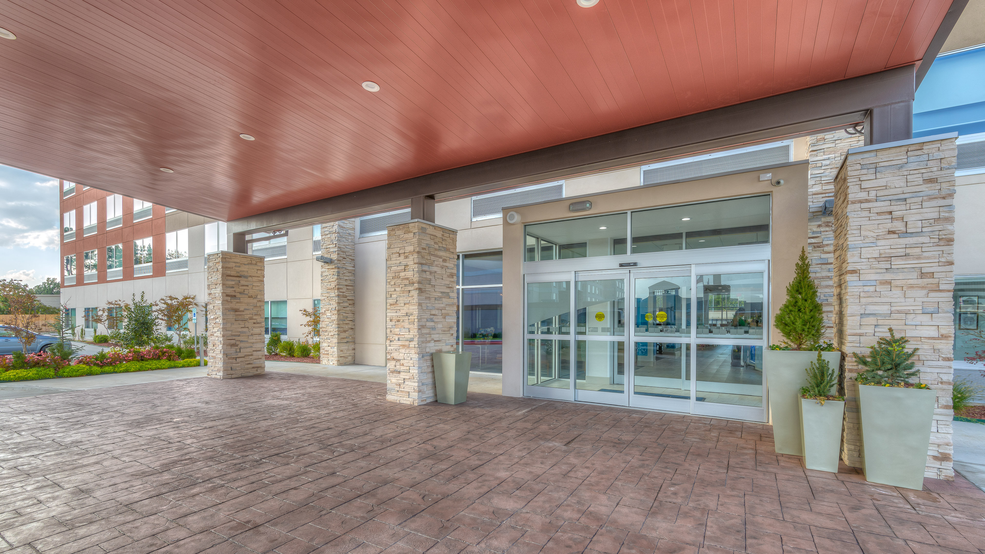 Holiday Inn Express Suites Tulsa Midtown 3/68