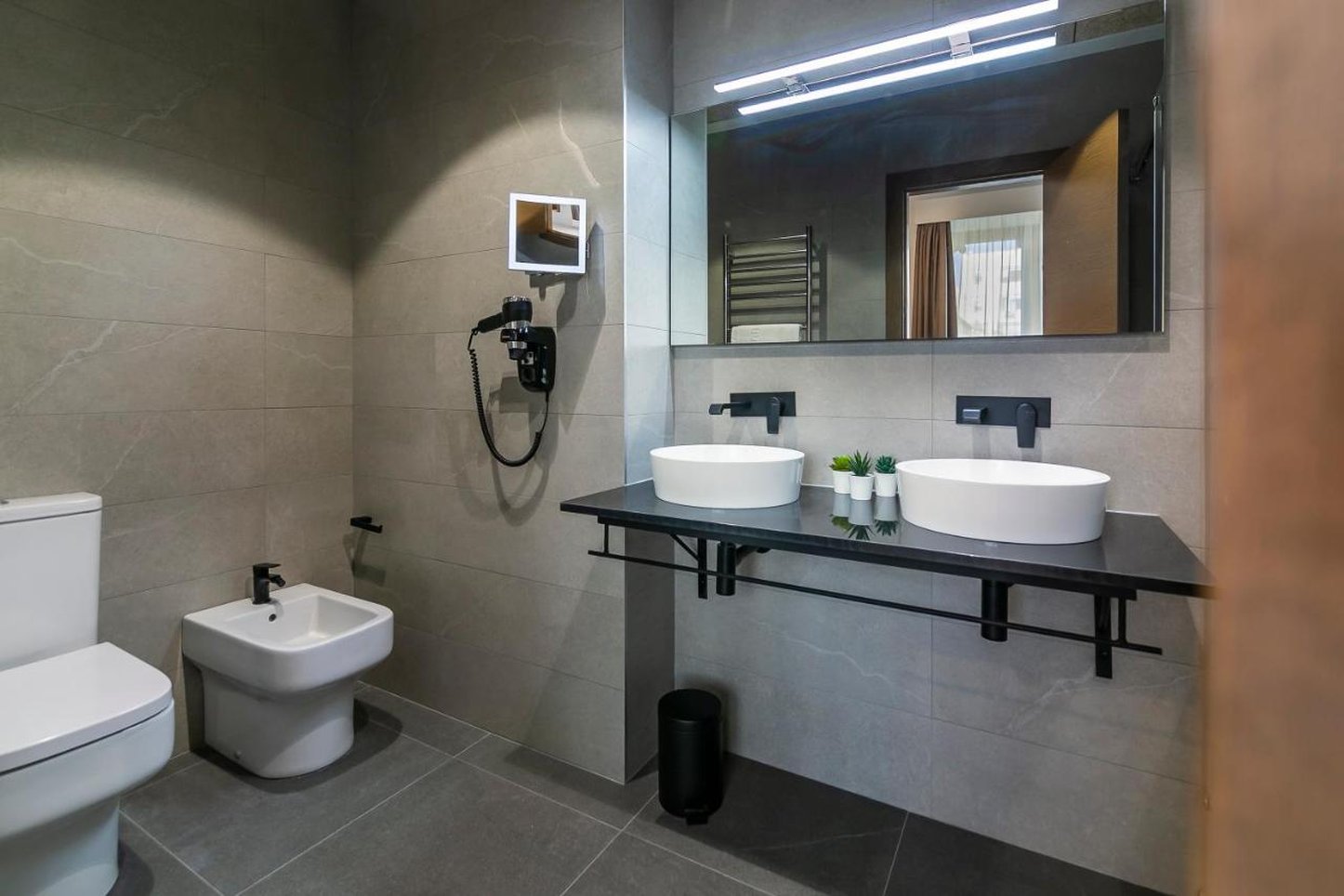 AQUITANIA HOME SUITES 33/36