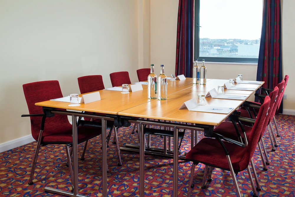 HOLIDAY INN EXPRESS BRADFORD CITY CENTRE 33/45