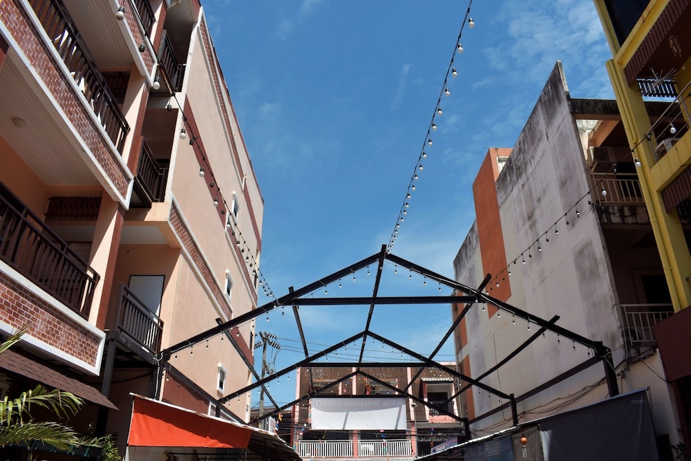 Outdoor Inn Kata Hotel 5/50