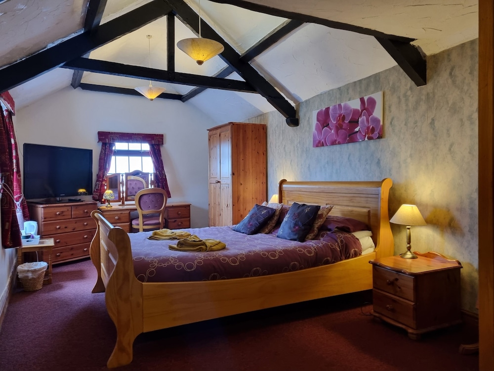 The West Country Inn 22/61