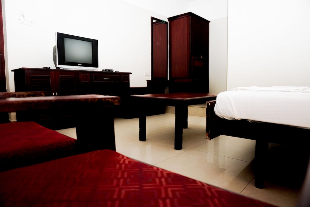 Hotel Keerthi 16/29
