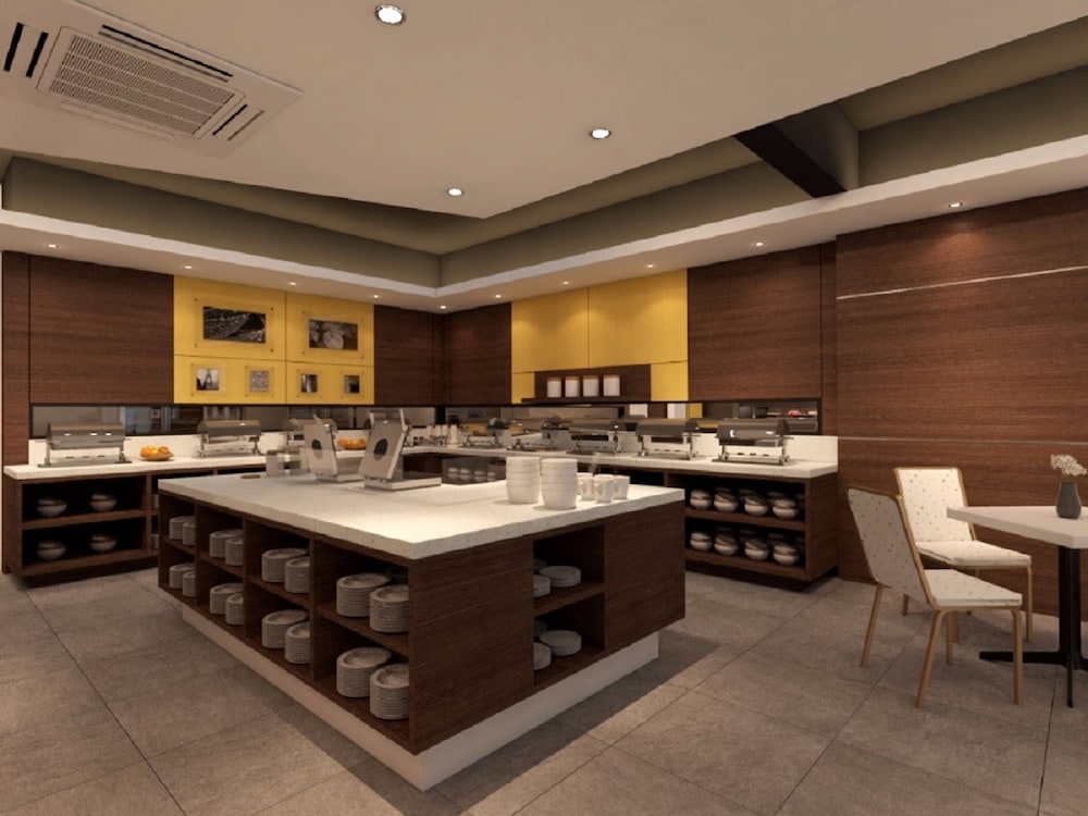 Grand Hallmark Hotel 28/29