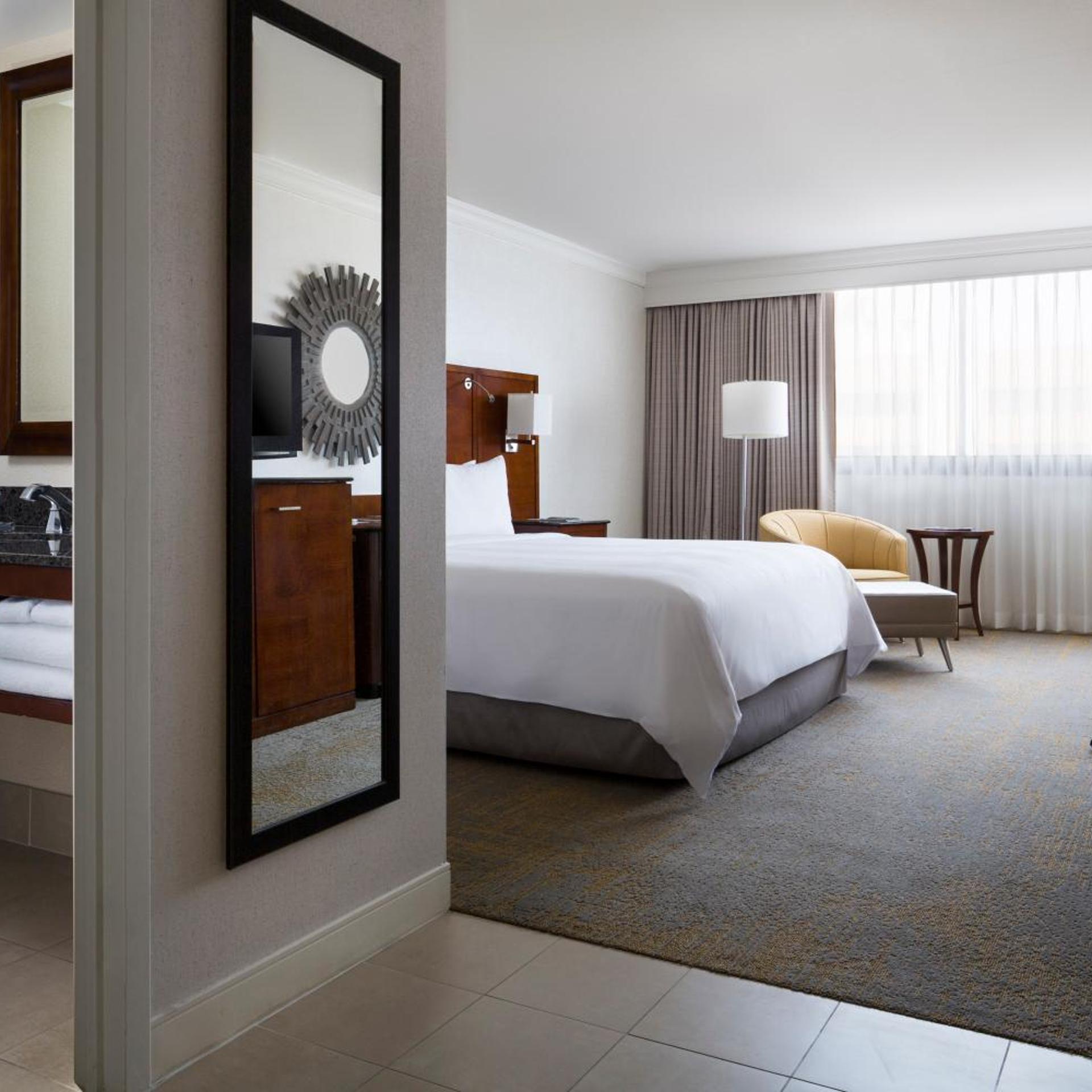 Hollywood, Tower, King Bed, Large