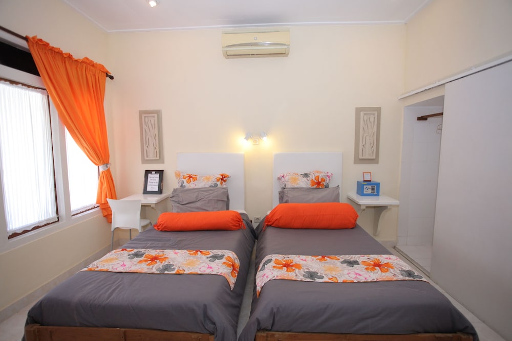 Villa Agung Beach Inn 26/65