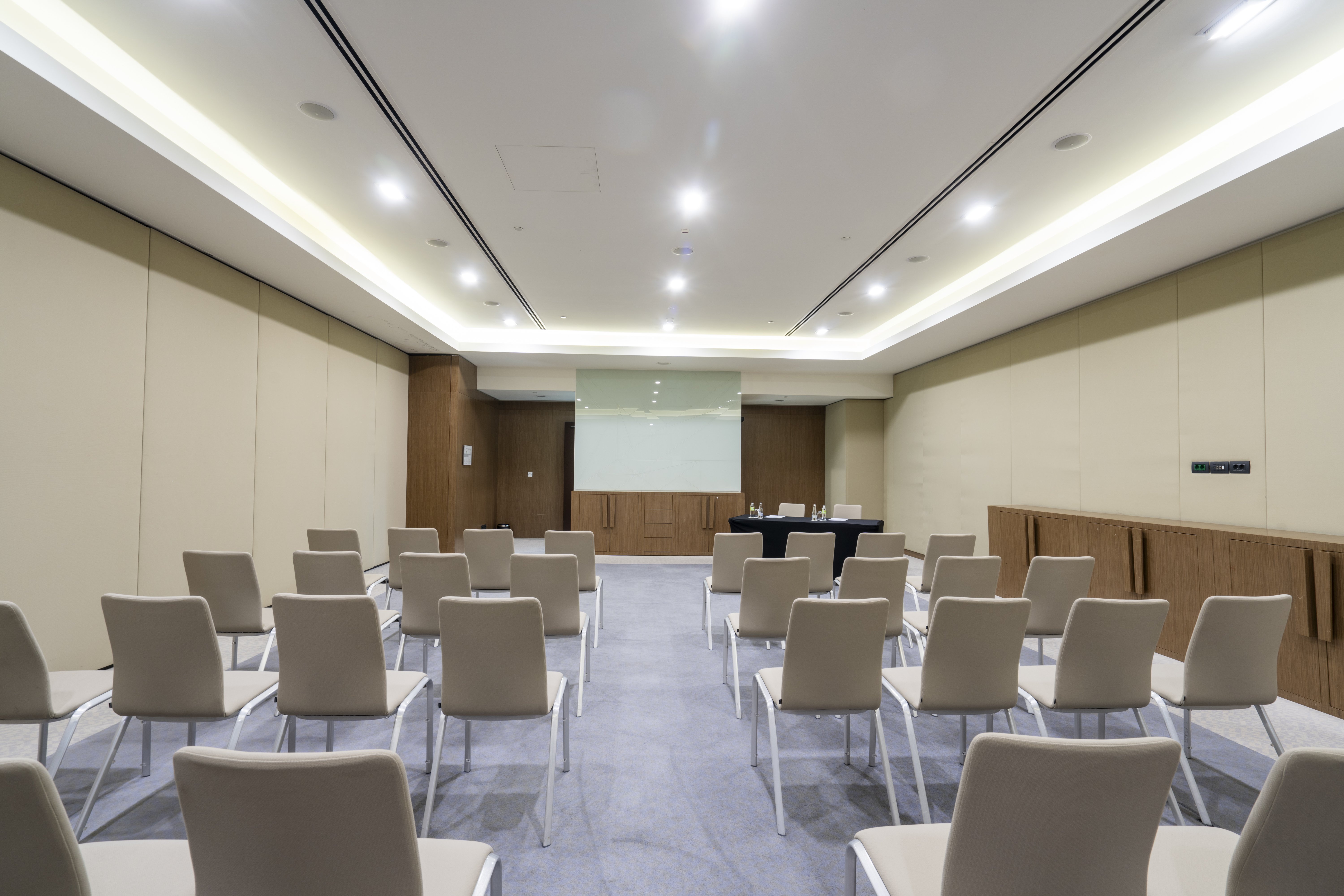 Crowne Plaza Belgrade 77/85