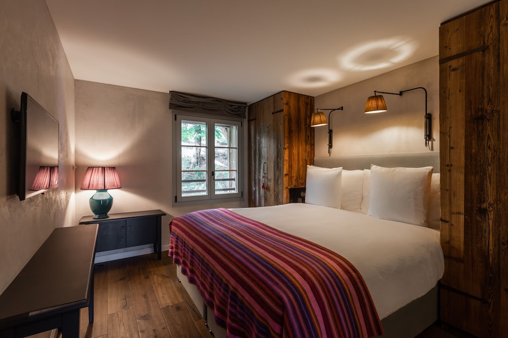 Salon, Deluxe, Double Bed, Balcony