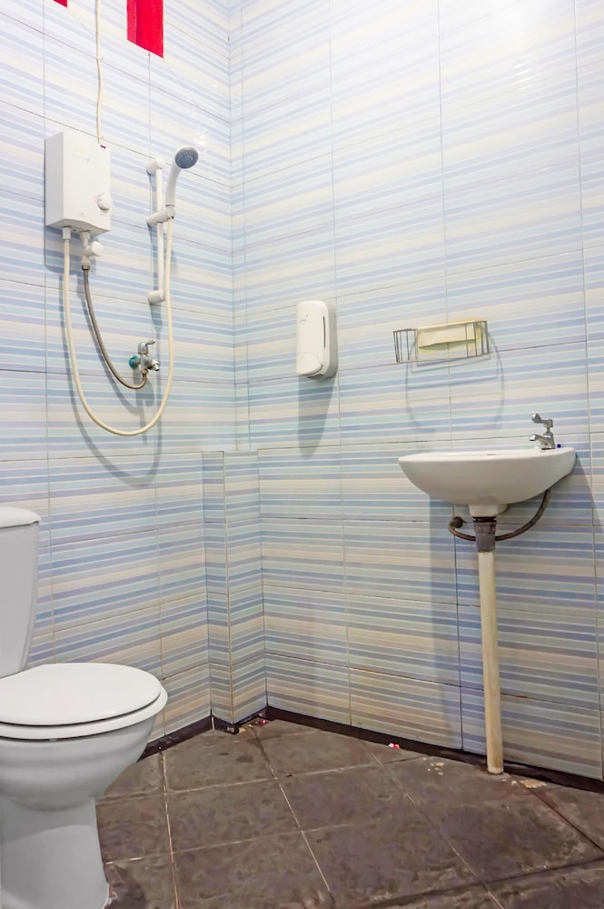 OYO 1319 Puspita Guesthouse 20/22