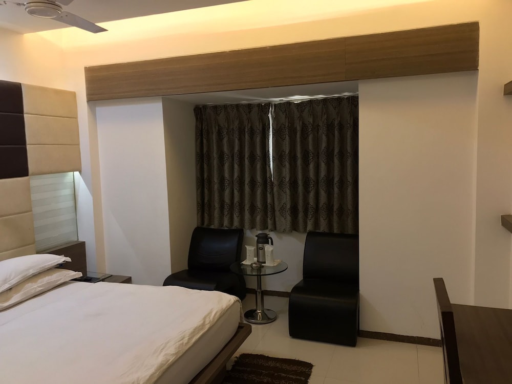 PEARL OF HEAVEN THE HOTEL 16/40