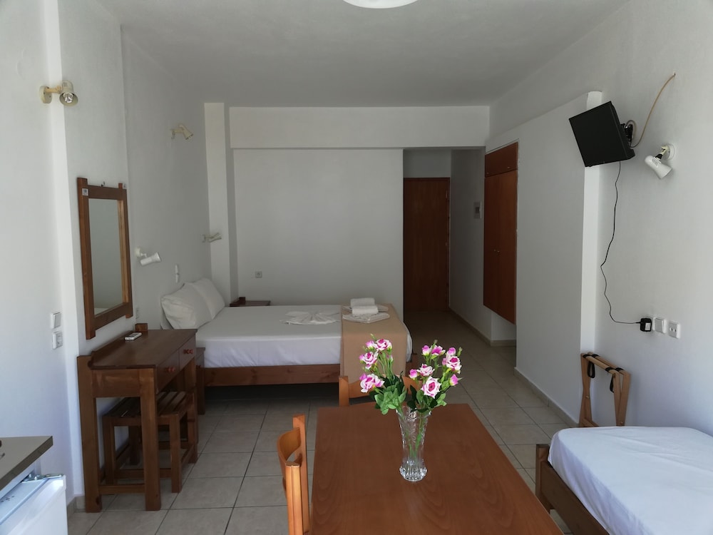Karmi Studios & Apartments 16/25