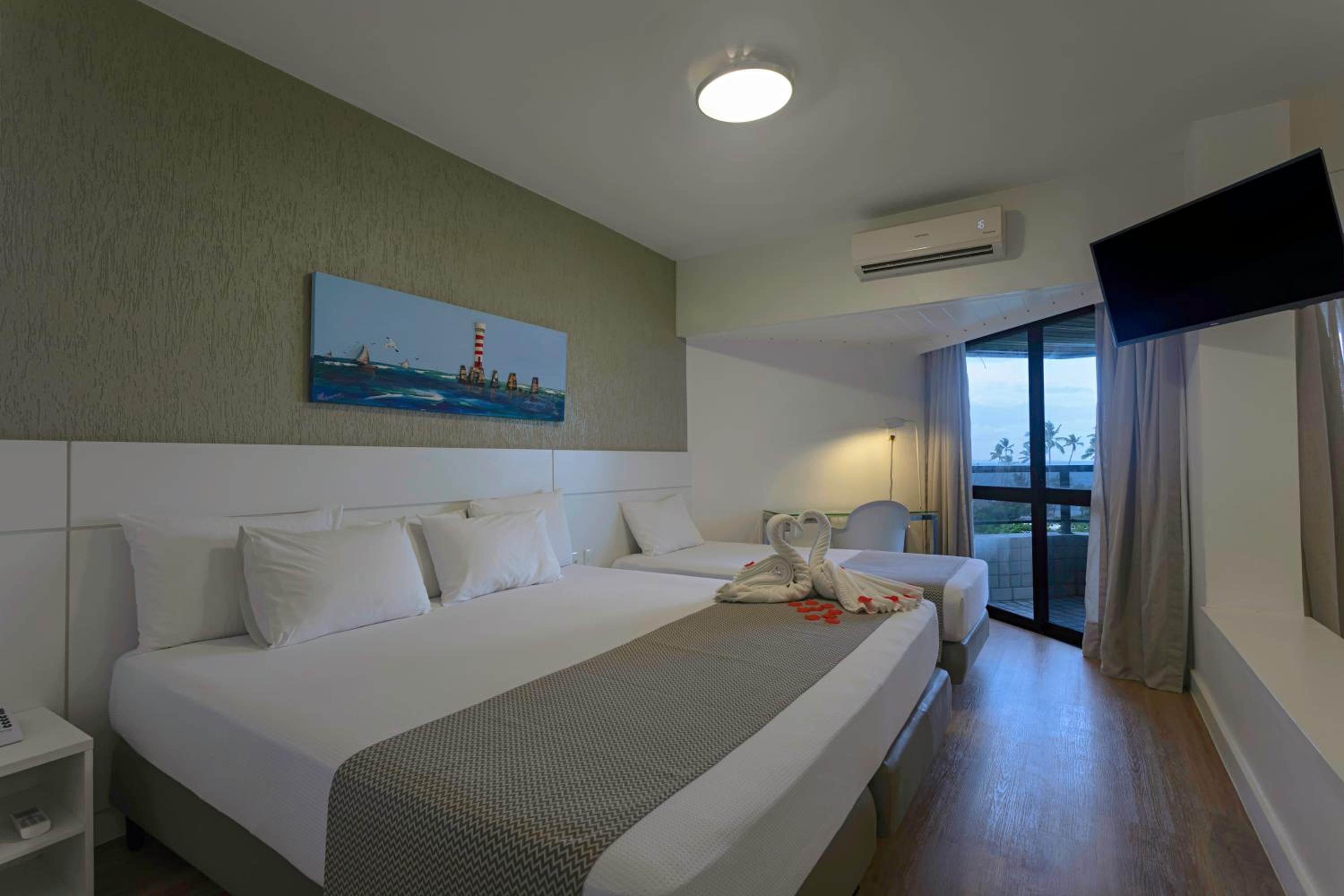 Plus, Suite, 1 Double and 1 Single Bed