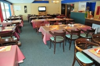 Lively Inn & Suites 44/61