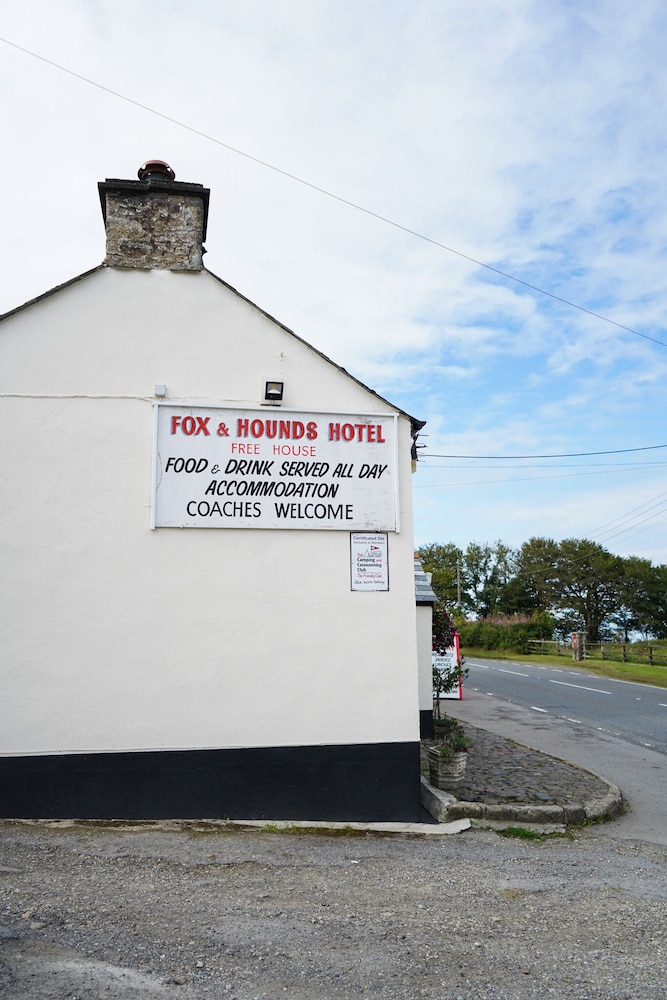 The Fox &amp; Hounds Hotel 23/36
