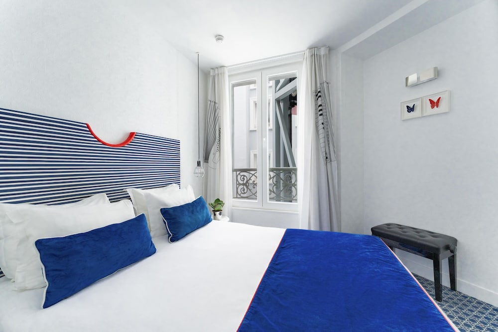 Hotel 34B Astotel (ex-Bergere Opera) 24/74