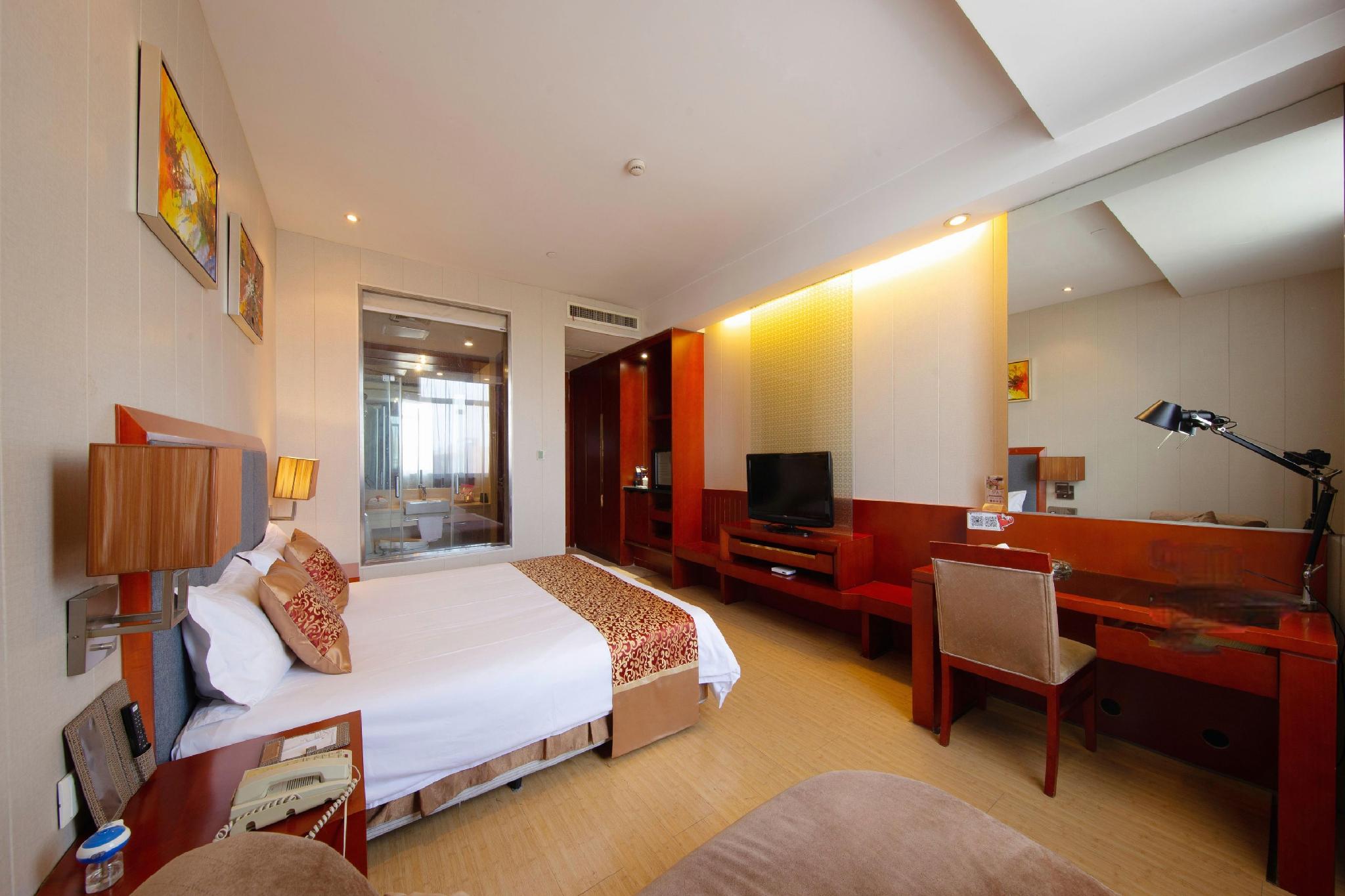 Golden Phoenix Hotel 10/15