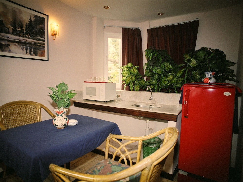 Paradise Inn 39/49